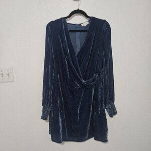 Melloday crushed velvet like material with puff sleeve size large